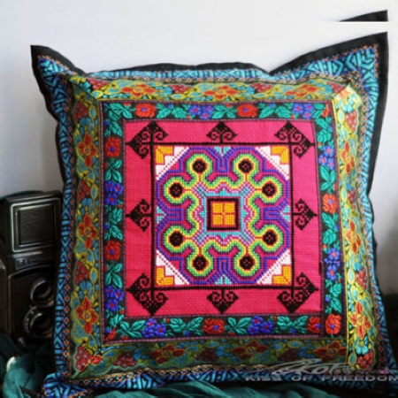 風(fēng)格獨(dú)特刺繡家居陳設(shè)