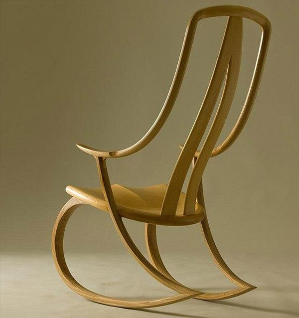 優雅精美的櫻桃木搖椅