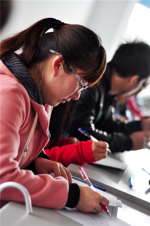 南方寢飾聯(lián)合山陽安全辦召開安全生產(chǎn)培訓(xùn)