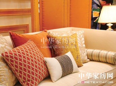 �����Ҽ�չ����ײɫƴ�ӻ��������