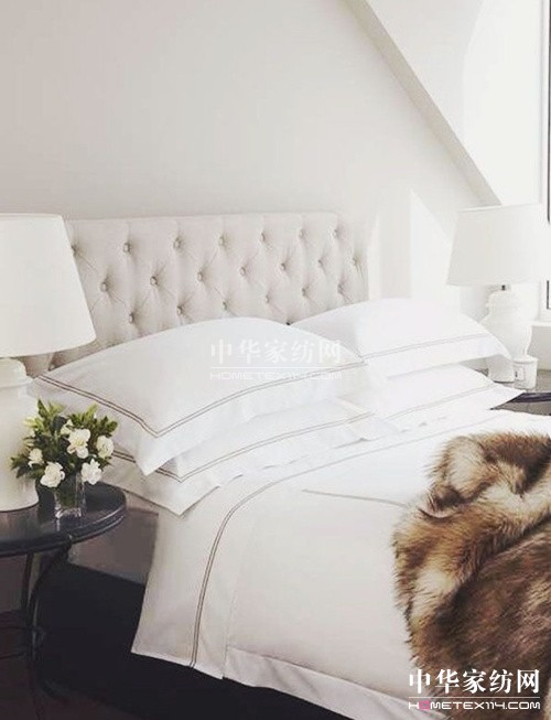 白色主調(diào)淡雅時(shí)尚床品