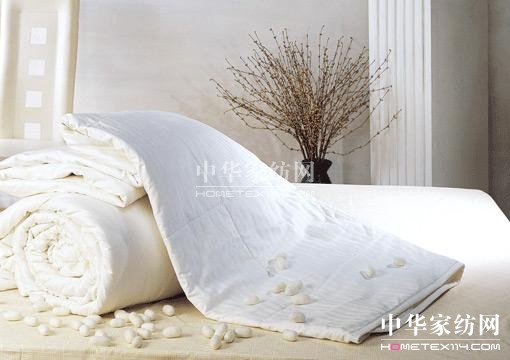 蠶絲被與絲棉被之間有什么區別?