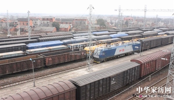 快遞鐵路爭奪戰(zhàn):順豐申通先后開通電商專列