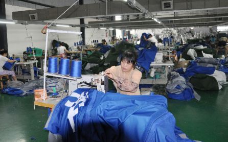 魯甸震區告急紡織大愛馳援