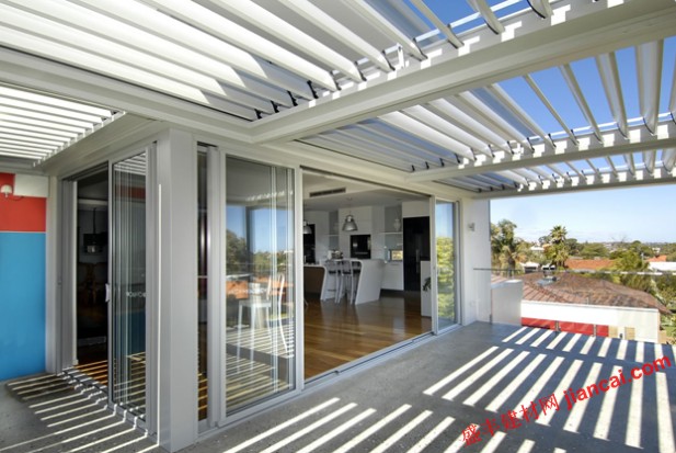 百葉窗在陽(yáng)臺(tái)的使用