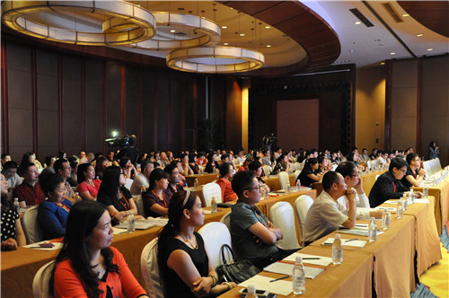 “錦繡東方”東方刺繡家紡2015秋冬新品發(fā)布會(huì)召開