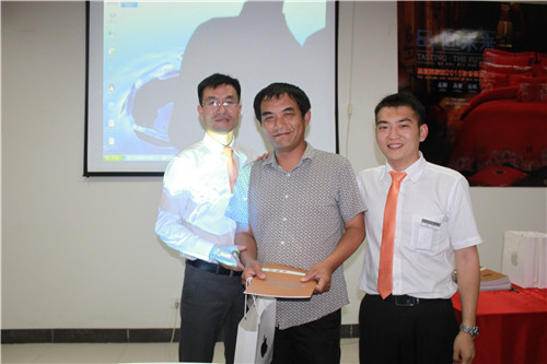 圣富萊家紡“品•迎未來”2015新品發布會啟航