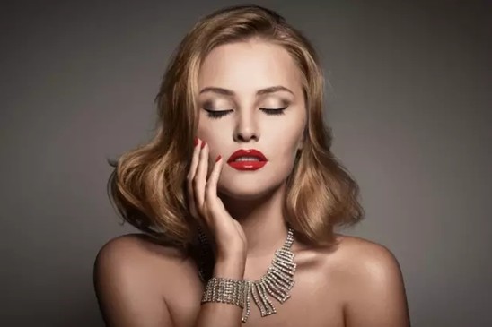 Ů�����@�ӟ��ɵ����z���D��zS+��Ů�������