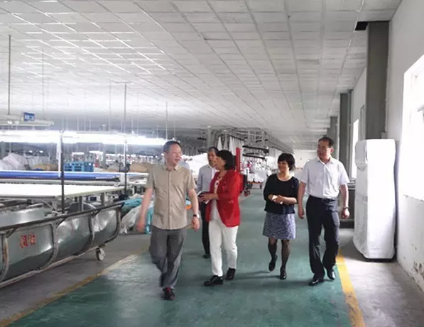 中國家紡協(xié)會赴江蘇悅達集團參觀學習