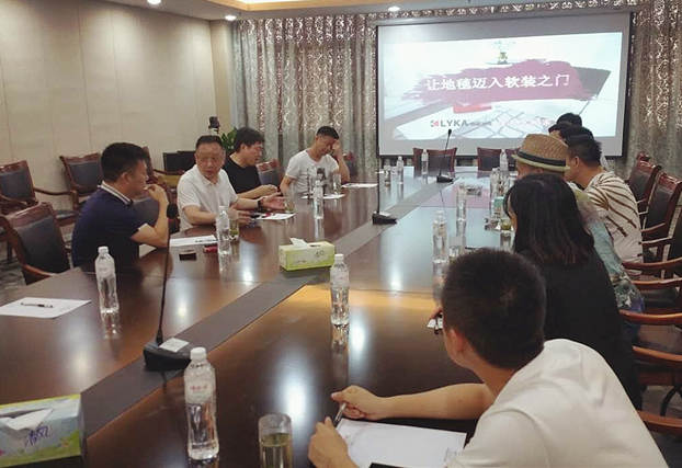 �Ҽ����Ҿߡ���̺���ИI(y��)��(du��)Ԓ ���������ں���ģʽ