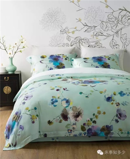 ����Ҽ���һ��ɫ���������ζ���ħ�ԣ�