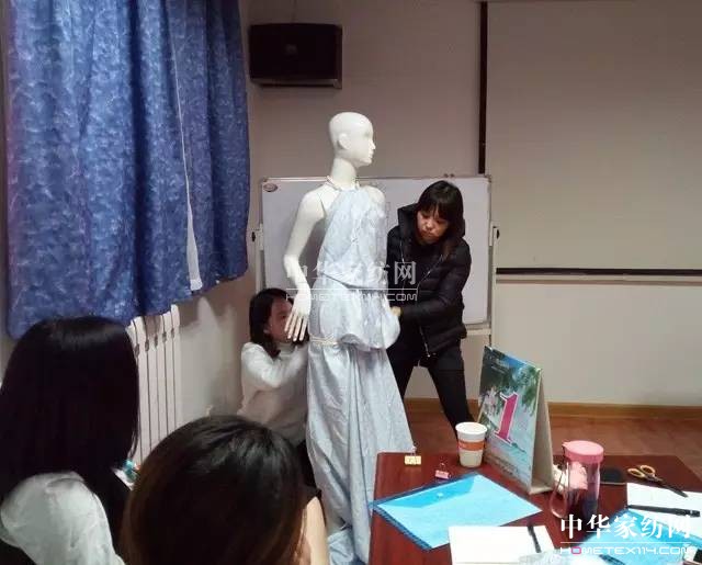 �Pʢ�Ҽ�����Ӣ���������f��Փ�������l��Ӣ����