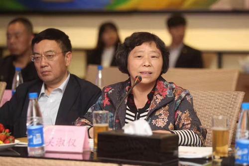 上海家紡協(xié)會攜手錦榮輕紡城齊聚鄭州舉行紡織行業(yè)研討會