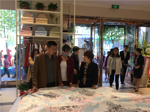 霸氣!中牟竟然有了這么一家超大凱盛家紡體驗(yàn)店!