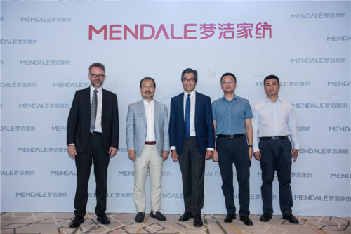 夢潔簽約施華洛世奇元素,家紡+水晶元素創造異樣美感