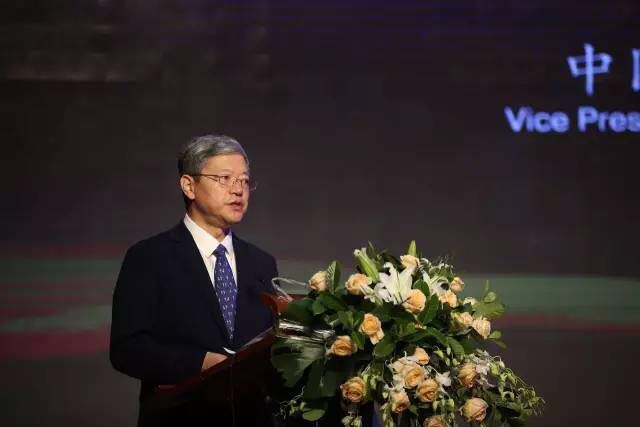 鋪就創(chuàng)新、綠色、可持續(xù)發(fā)展的新絲路!2017“一帶一路”紡織服裝產(chǎn)業(yè)發(fā)展論壇在烏魯木齊召開