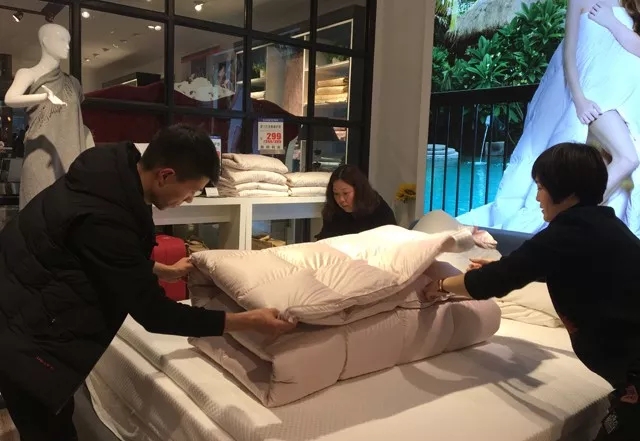 �Pʢ�Ҽ���Ӣ��Ӗ����2018��Ʒ��Ӗ���ի@�M�M��