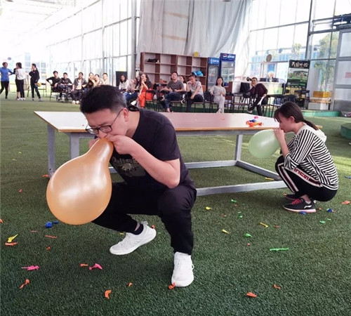 �Pʢ����F����ӨO���澳���ƵZͬ�У�