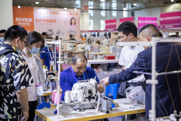 ��Ӌ�r15����2022�������H�������b����朲��[���_չ�ڼ�